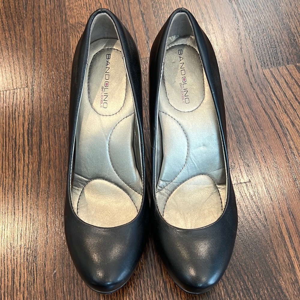 Bandolino boflexible black pump heels